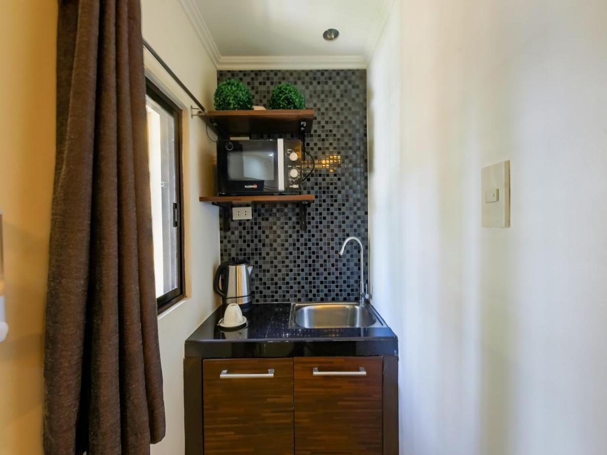 Capital O 860 Nest Nano Suites Makati Makati City Exterior photo